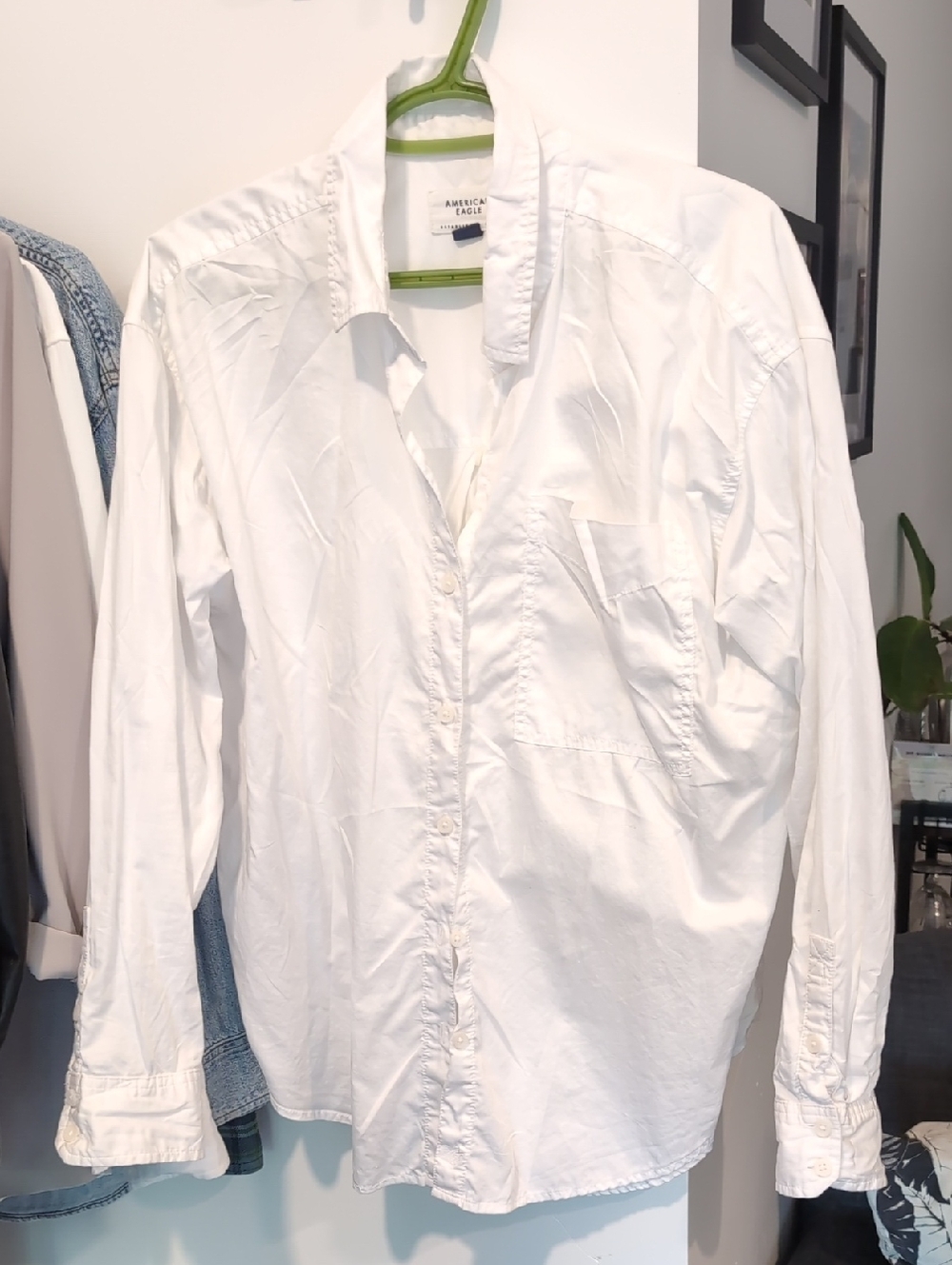 American Eagle Outfitters White Women's Long-Sleeve Button-Up Shirt